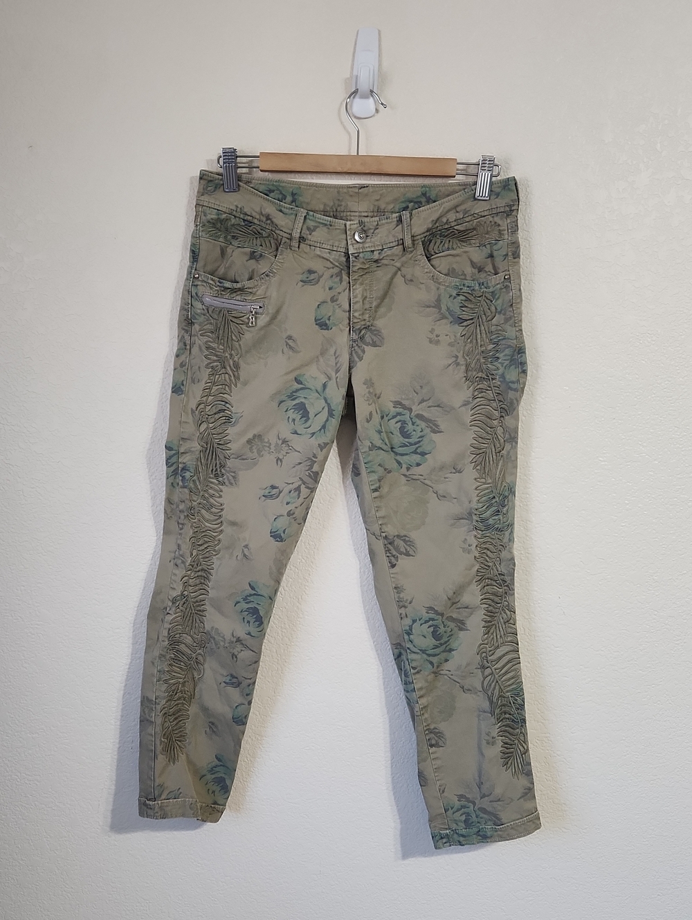 Bogner Tan Neutral Floral Embroidered Boyfriend Ankle Jeans Size EU 38/US 8 - Picture 2 of 16